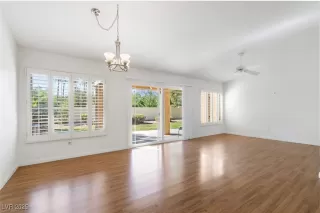 Photo #6: 2721762 Listing