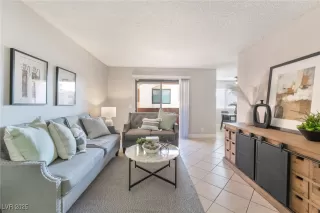 Photo #3: 2721768 Listing 