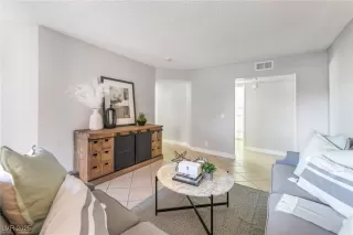 Photo #5: 2721768 Listing 