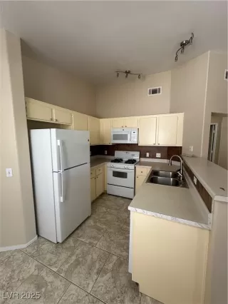 Photo #4: 2721774 Listing 