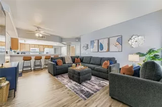 Photo #3: 2721775 Listing