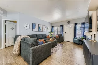 Photo #6: 2721775 Listing