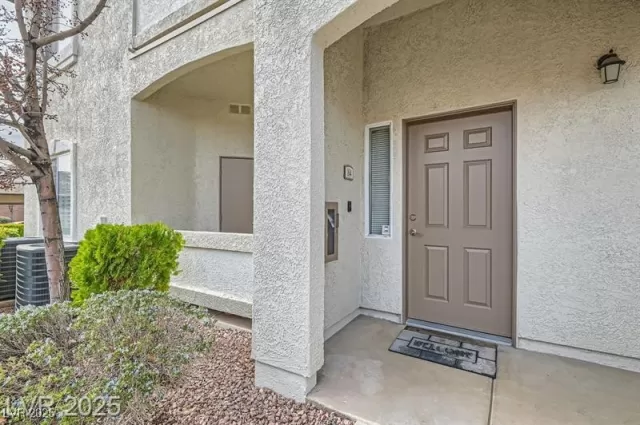 MLS: 2721798 Condo For Sale