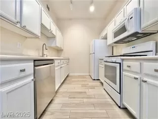 Photo #1: 2721798 Listing 