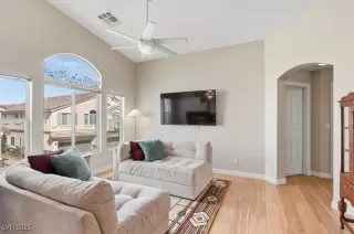 Photo #2: 2721811 Listing 