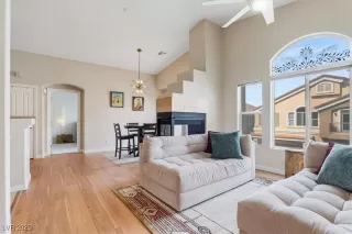 Photo #4: 2721811 Listing 