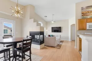 Photo #5: 2721811 Listing 