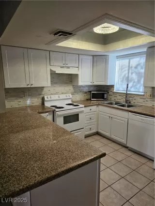 Photo #2: 2721845 Listing 