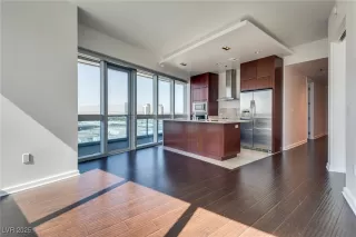 Photo #1: 2721858 Listing 