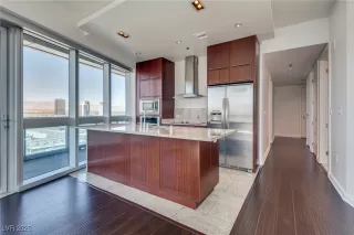 Photo #2: 2721858 Listing 