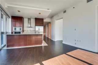 Photo #3: 2721858 Listing 