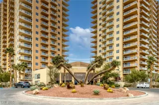 Photo #1: 2721869 Listing 