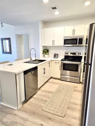 Photo #3: 2721869 Listing 