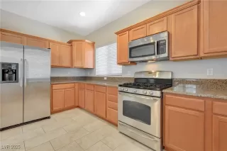 Photo #5: 2721876 Listing