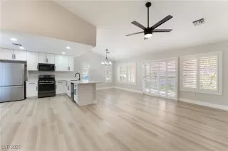 Photo #3: 2721883 Listing 