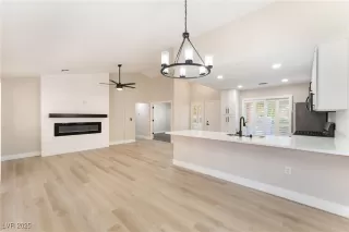 Photo #4: 2721883 Listing 