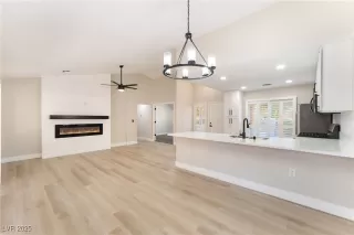 Photo #5: 2721883 Listing 