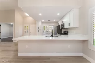 Photo #6: 2721883 Listing 