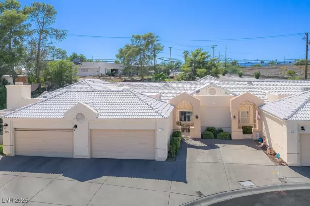 MLS: 2721898 Condo For Sale