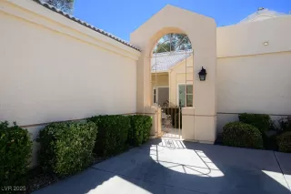 Photo #3: 2721898 Listing 