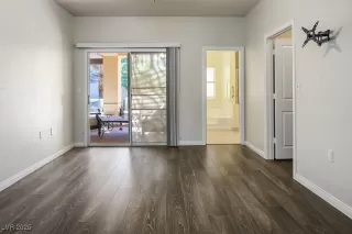 Photo #5: 2721898 Listing 