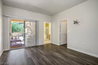 Photo #6: 2721898 Listing 