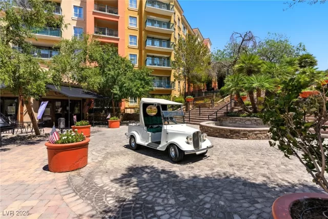 MLS: 2721907 Condo For Sale