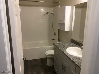 Photo #4: 2721911 Listing 