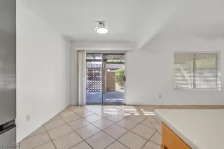 Photo #6: 2721939 Listing 