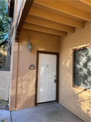 Photo #1: 2721941 Listing 