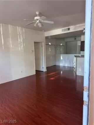 Photo #4: 2721941 Listing 