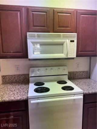 Photo #6: 2721941 Listing 