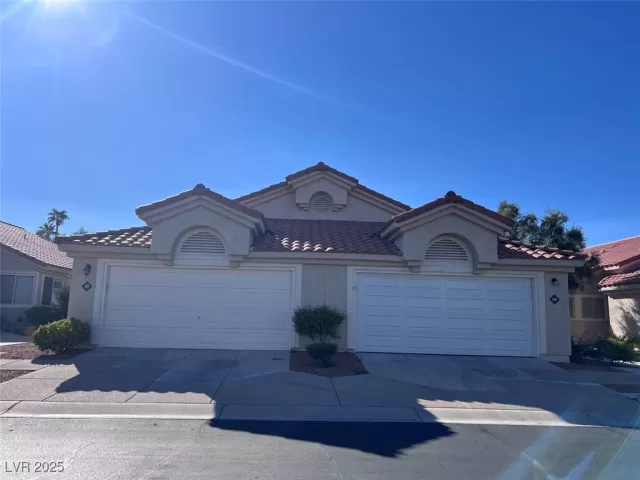 MLS: 2721971 Condo For Sale