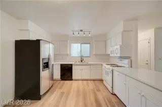 Photo #2: 2721972 Listing 