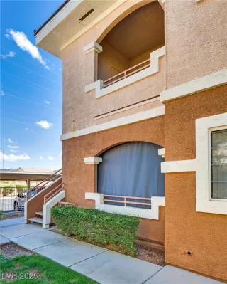 Photo #2: 2721974 Listing 