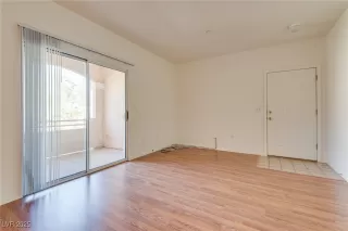 Photo #5: 2721974 Listing 