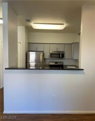 Photo #3: 2721993 Listing 