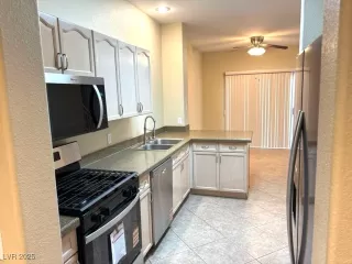 Photo #2: 2722020 Listing 