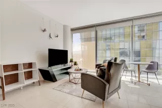 Photo #5: 2722022 Listing 