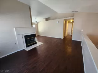 Photo #2: 2722024 Listing 