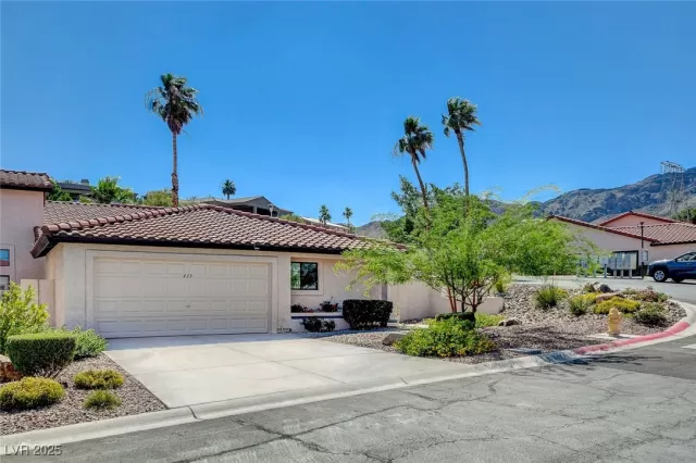 MLS: 2722045 Condo For Sale