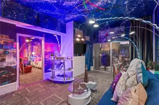 Photo #5: 2722059 Listing 