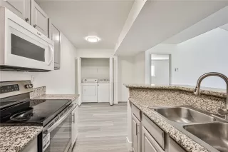 Photo #3: 2722087 Listing 