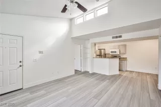 Photo #4: 2722087 Listing 