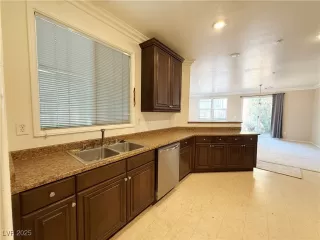 Photo #6: 2722093 Listing 