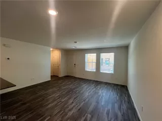 Photo #1: 2722095 Listing 