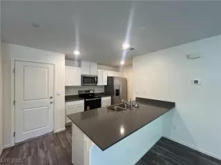 Photo #2: 2722095 Listing 