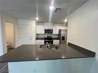 Photo #3: 2722095 Listing 