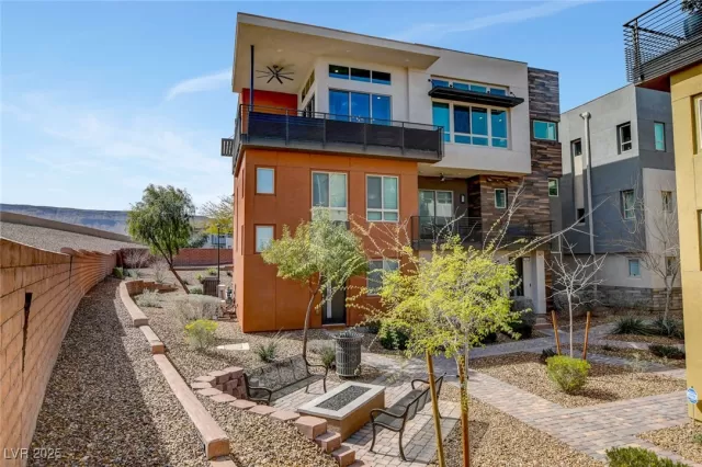 MLS: 2722100 Condo For Sale