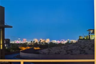 Photo #1: 2722100 Listing